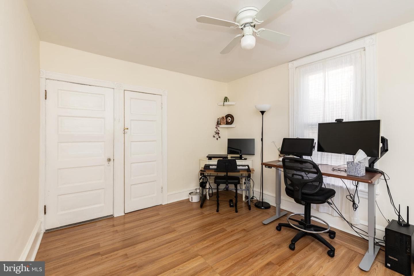 126 W Pomona Street photo 20