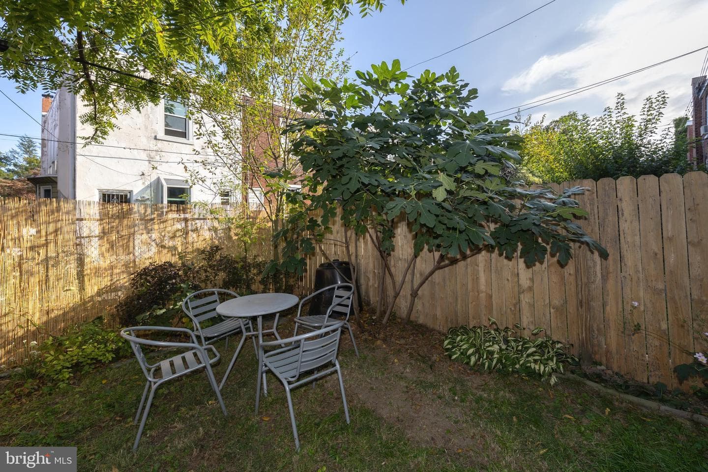 126 W Pomona Street photo 27