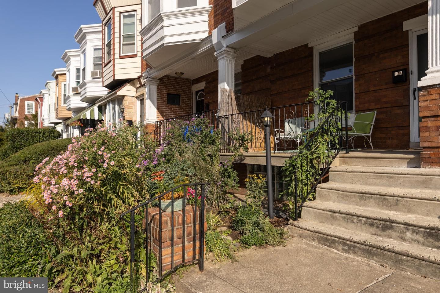 126 W Pomona Street photo 29