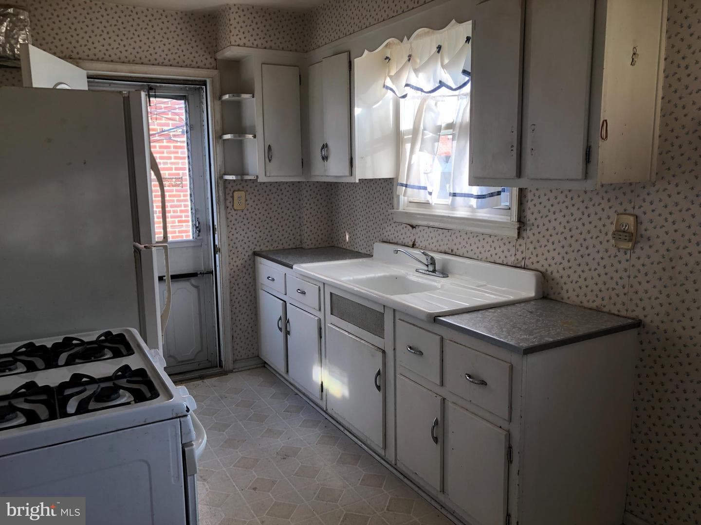 2812 Guilford Street photo 10