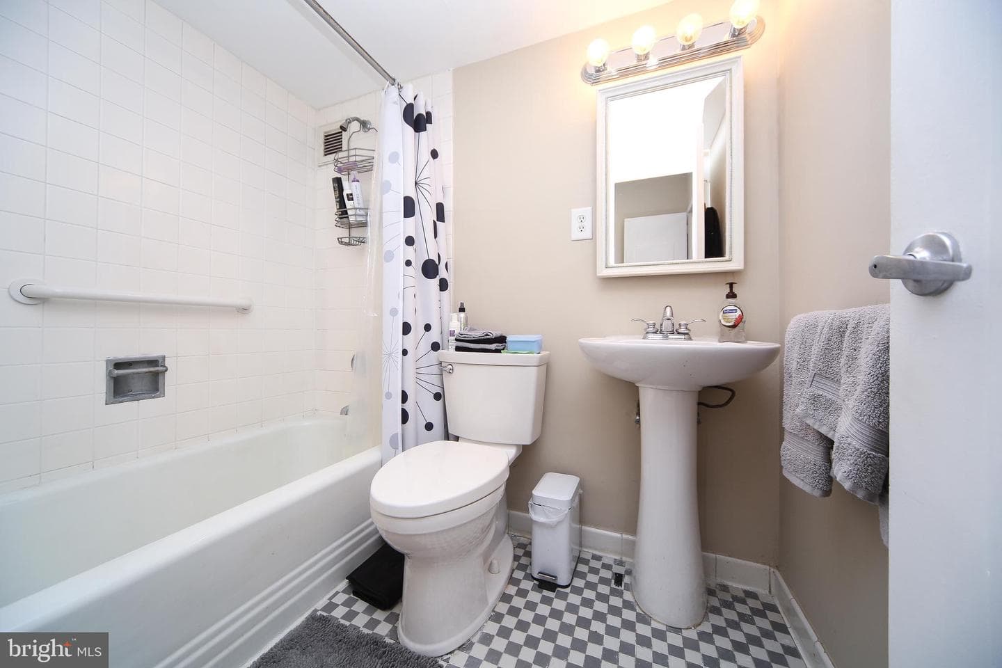 210 Locust Street #21e photo 19