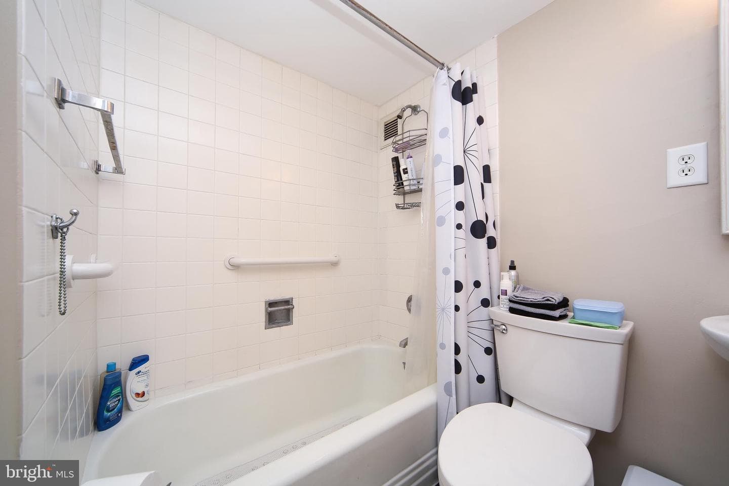 210 Locust Street #21e photo 20
