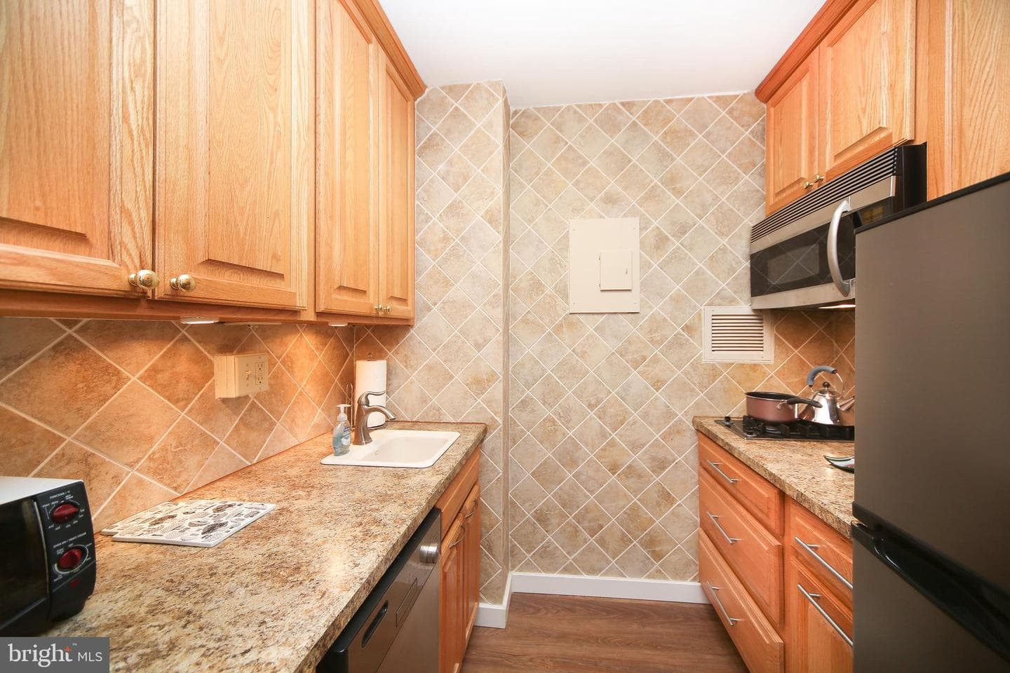 210 Locust Street #21e photo 4