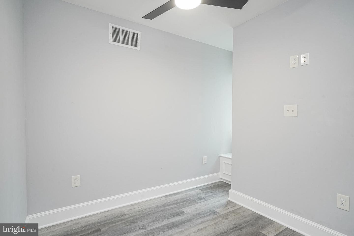 2545 S Warnock Street photo 10