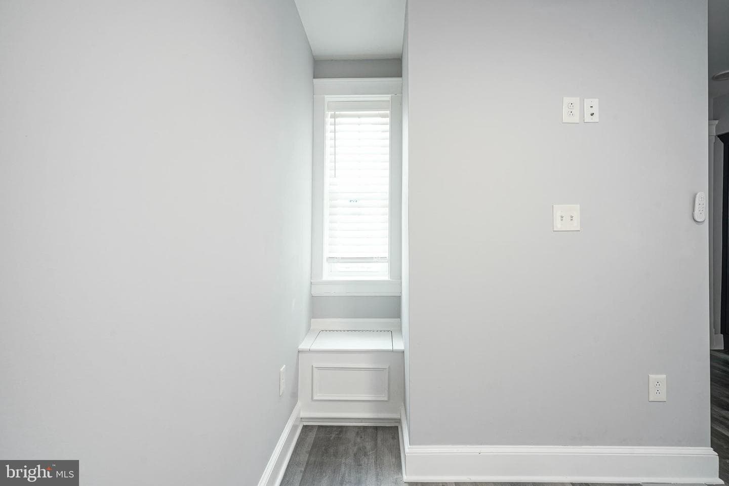 2545 S Warnock Street photo 25