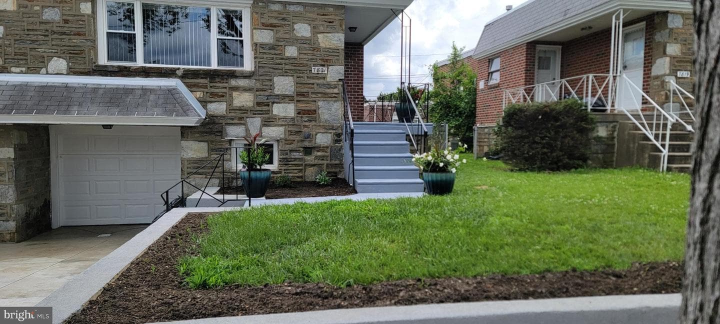 7821 Anita Drive photo 2