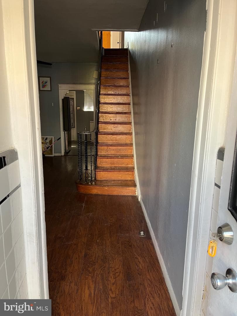 2056 Emily Street photo 5