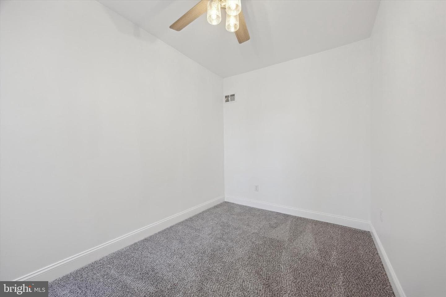 1829 S Alden Street photo 13