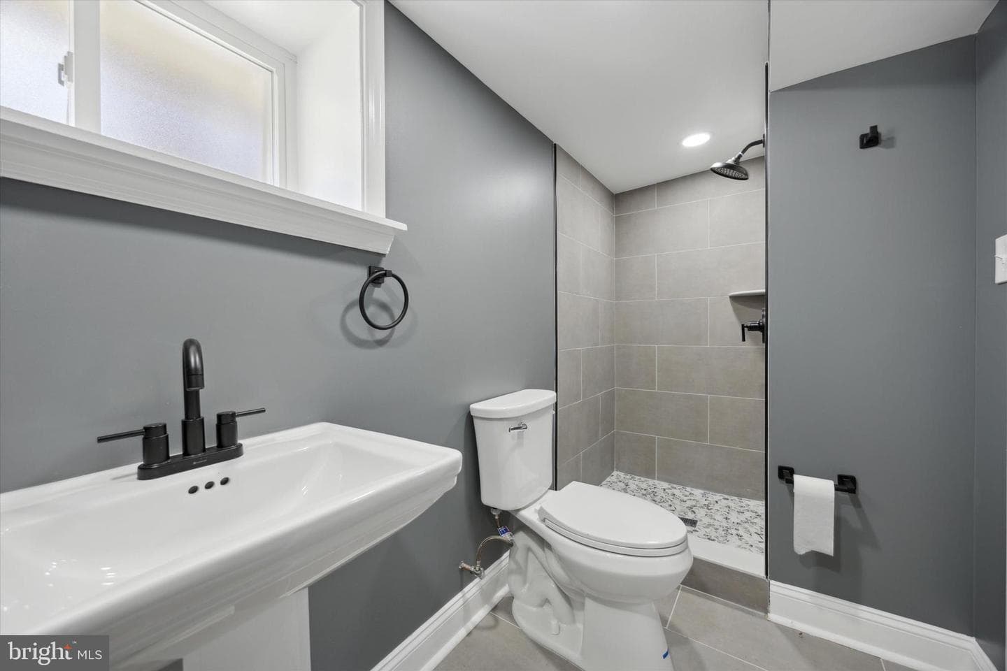 1829 S Alden Street photo 20