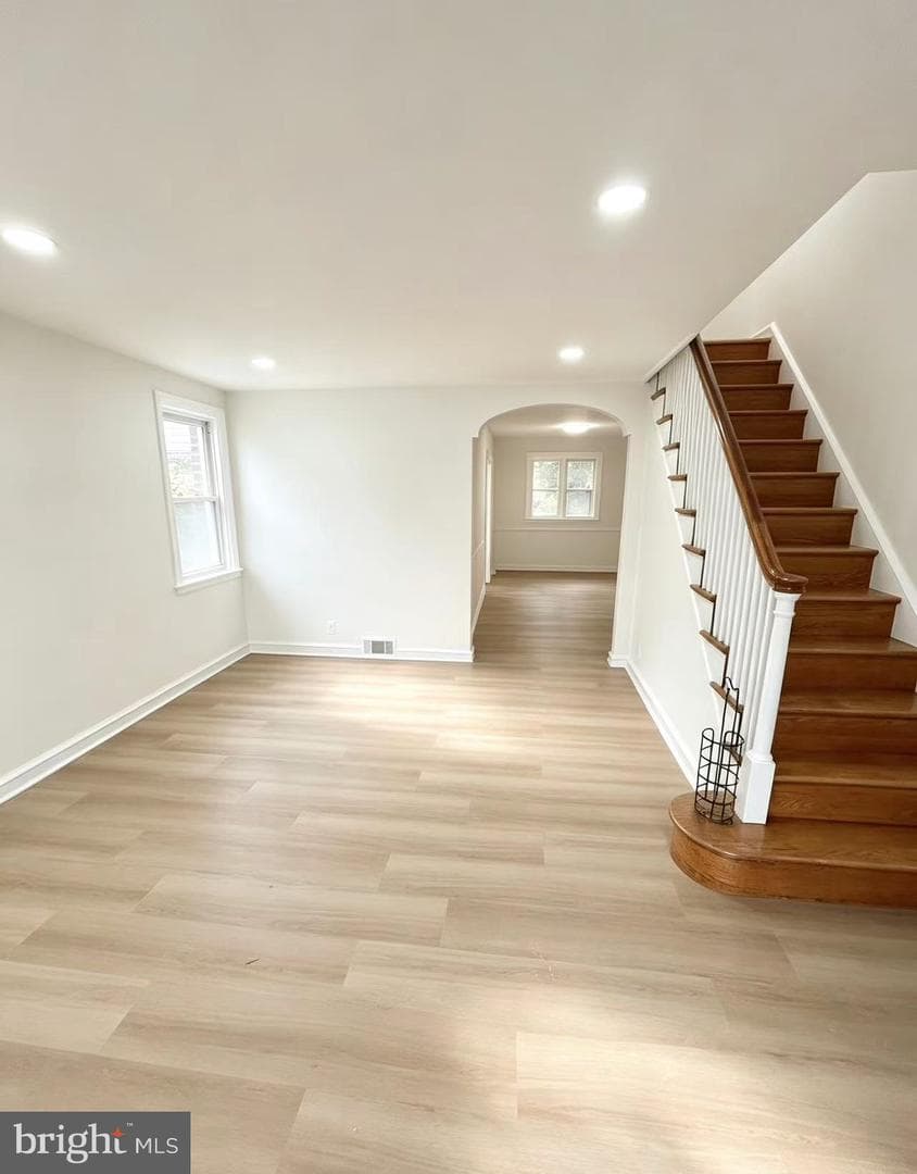 1858 Glendale Avenue photo 3