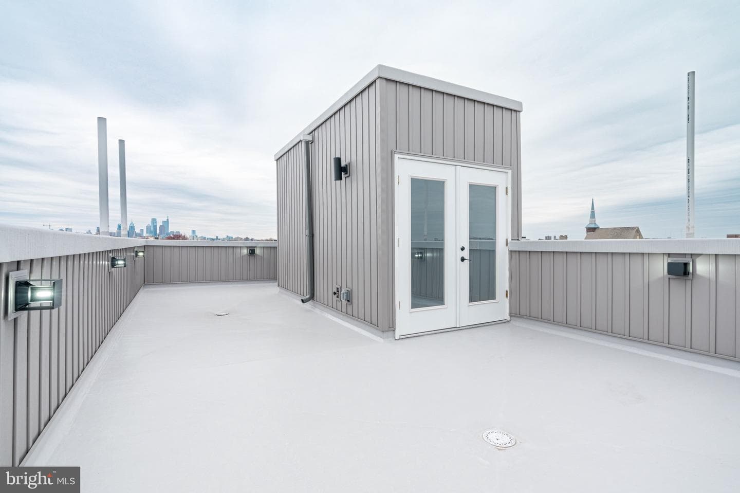 2318 E Hazzard Street photo 42