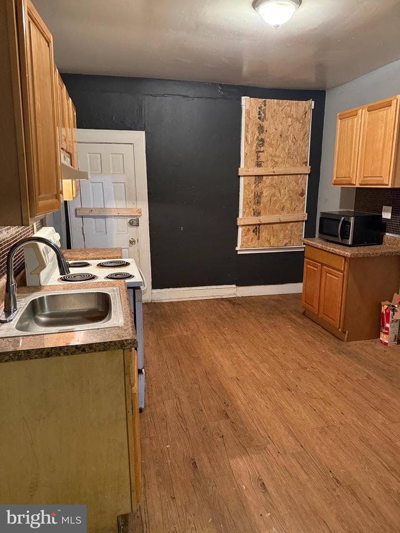 1412 N Hirst Street photo 3
