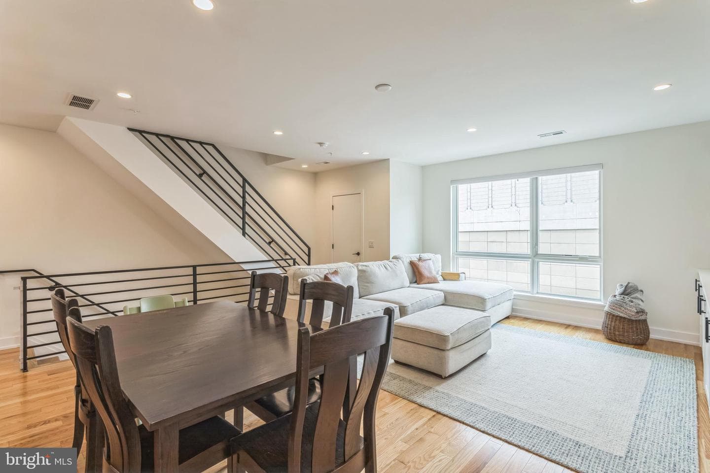 407 Salmon Street photo 12