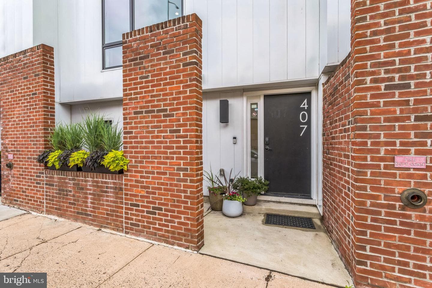 407 Salmon Street photo 35