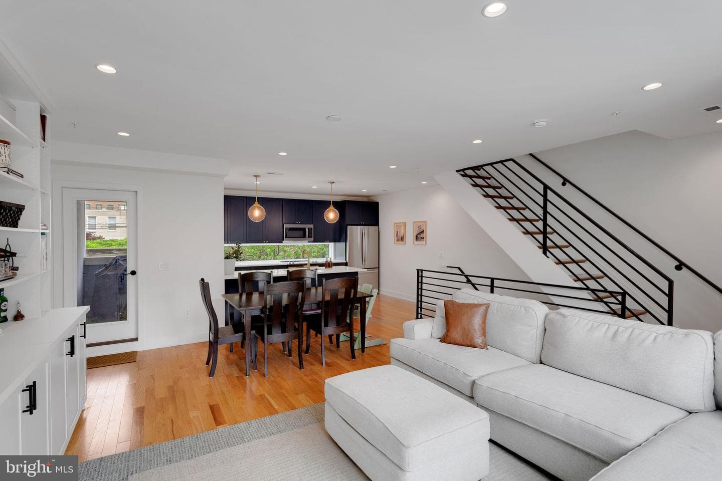 407 Salmon Street photo 4