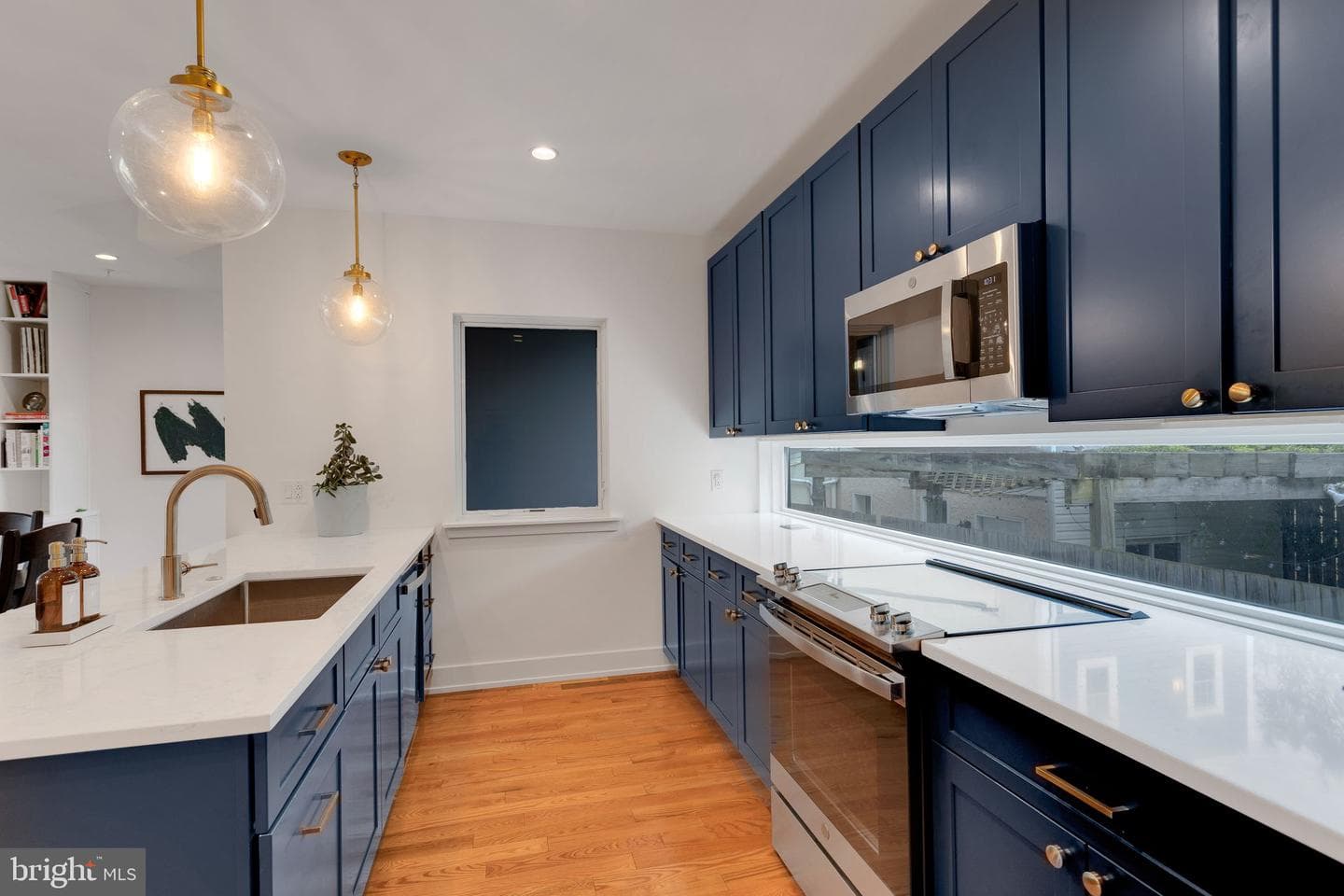 407 Salmon Street photo 6