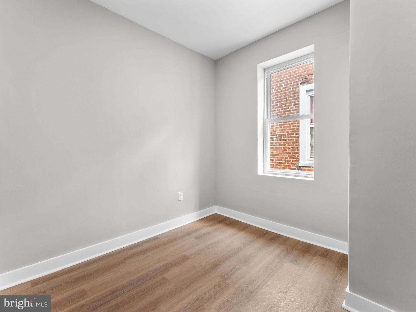 228 W Seymour Street photo 14