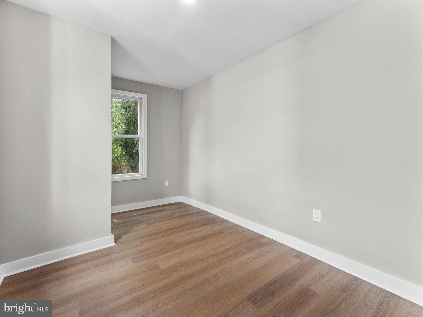 228 W Seymour Street photo 19
