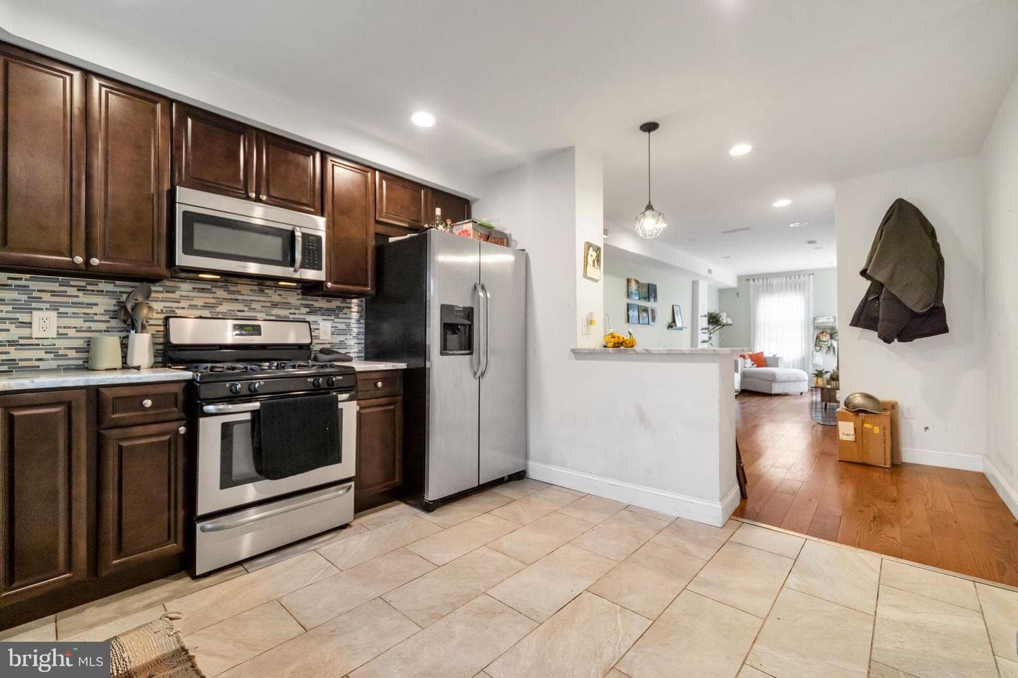 1833 E Albert Street photo 5