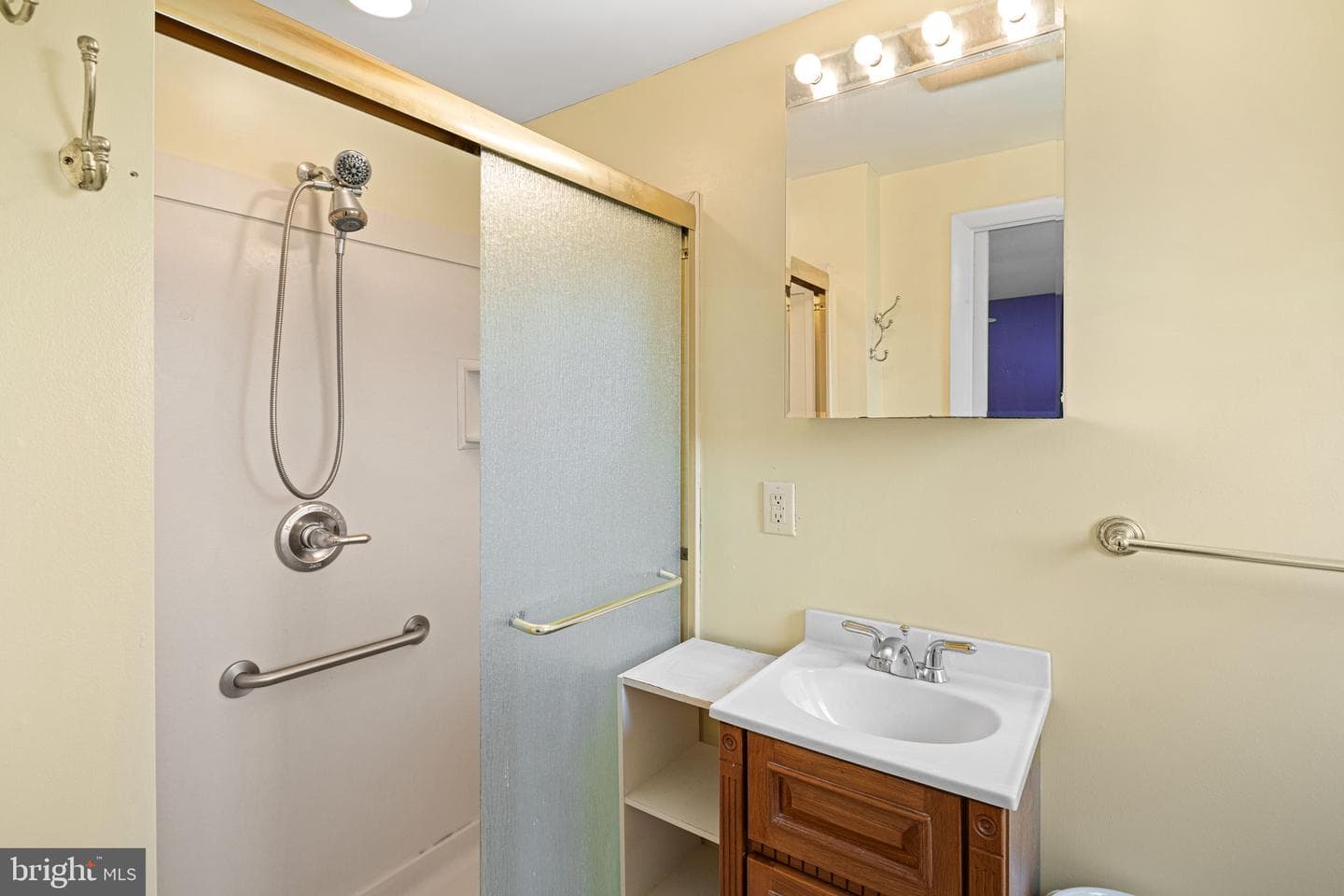 2633 Maxwell Street photo 16