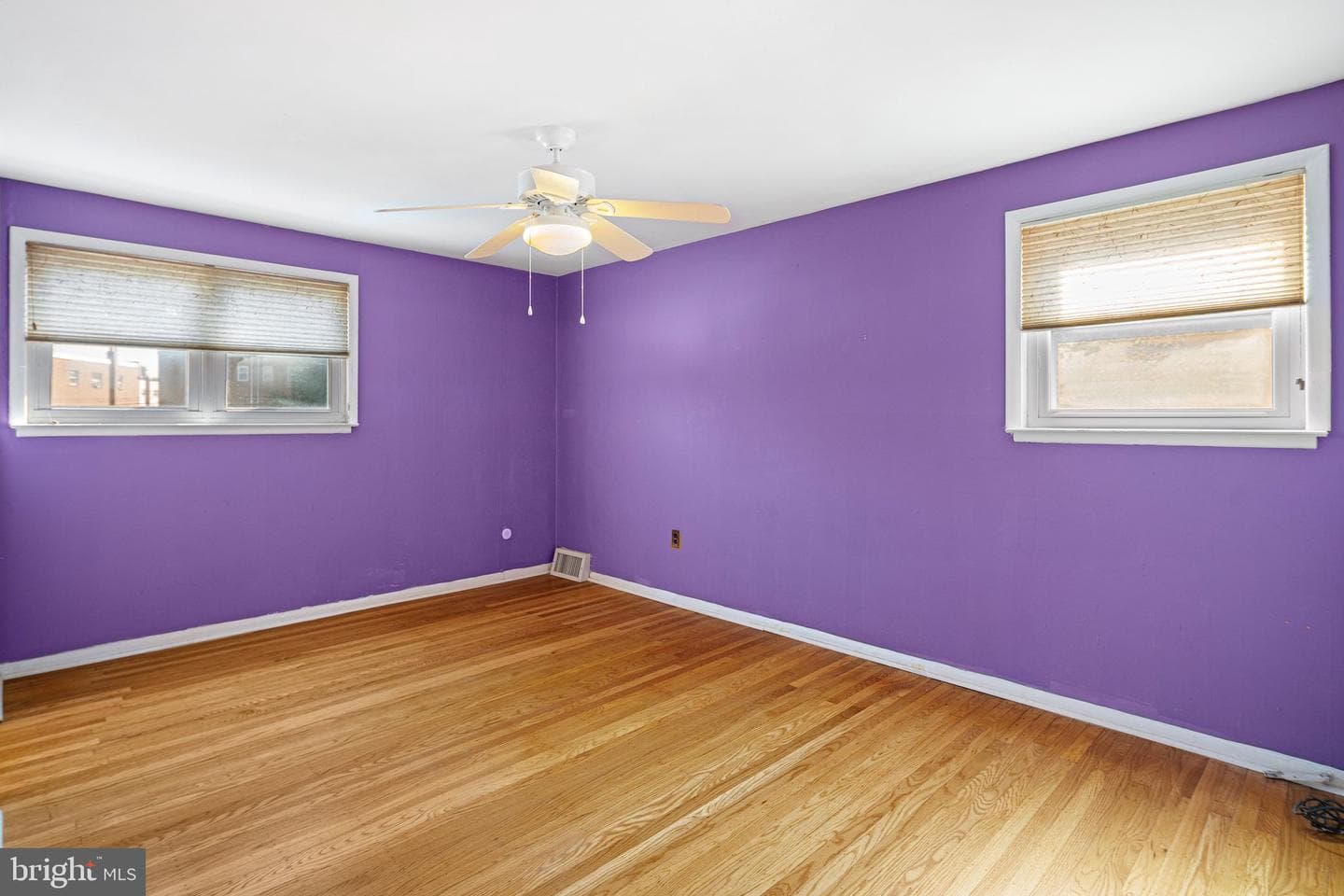 2633 Maxwell Street photo 18