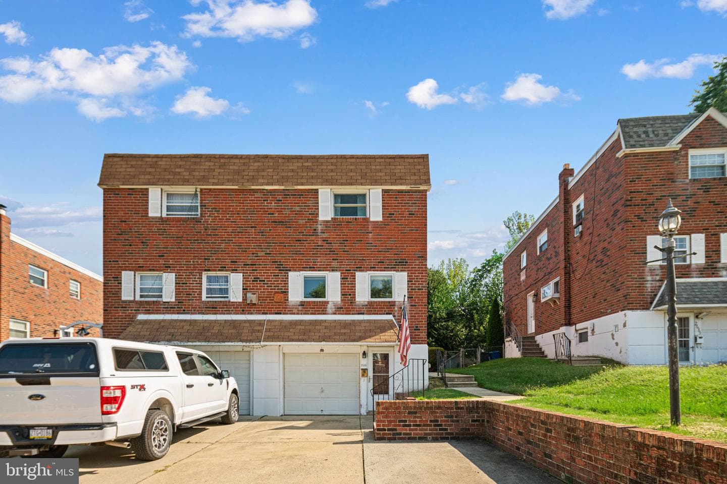 2633 Maxwell Street photo 2