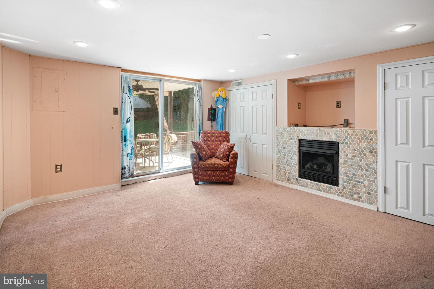 2633 Maxwell Street photo 27