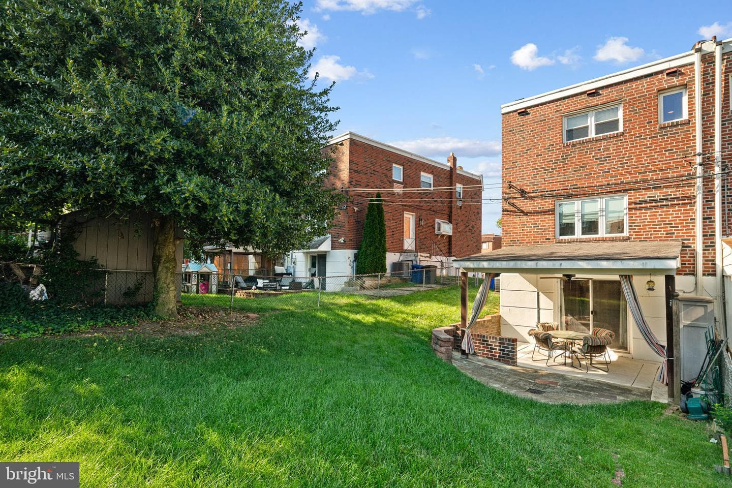2633 Maxwell Street photo 32