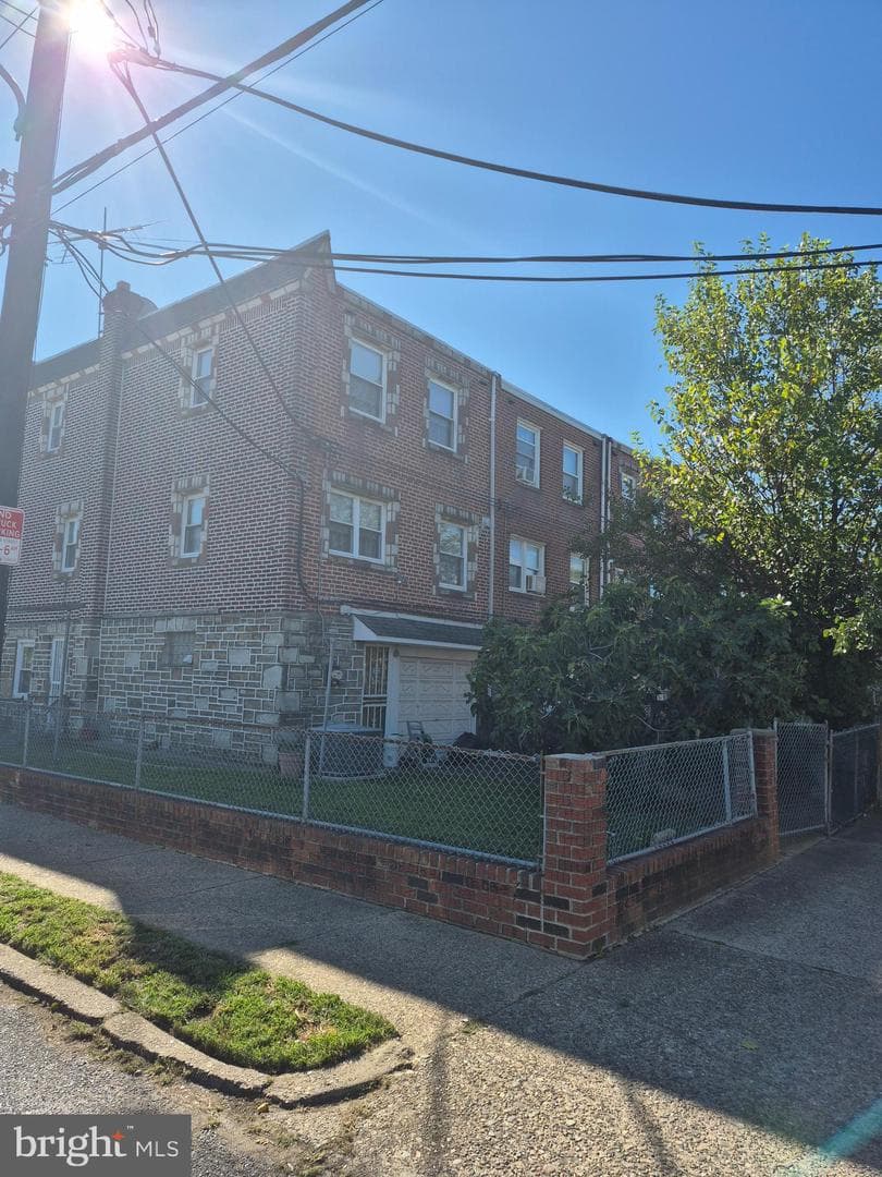 2171 Disston Street photo 4
