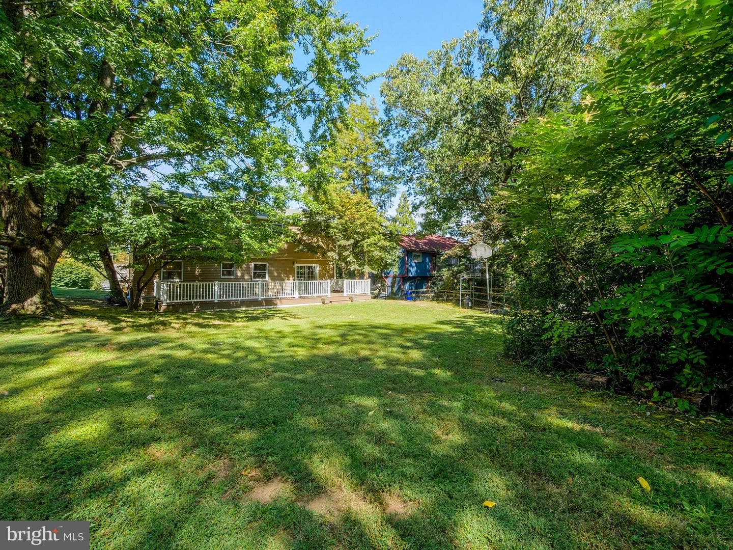 947 Caledonia Street photo 11