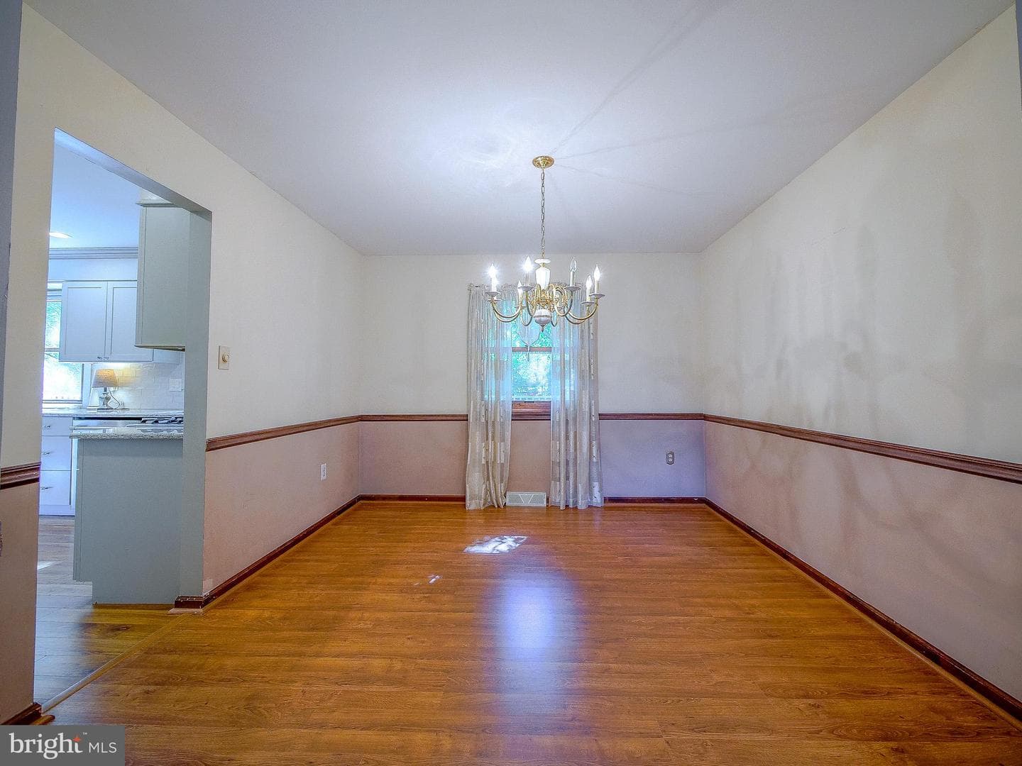 947 Caledonia Street photo 21