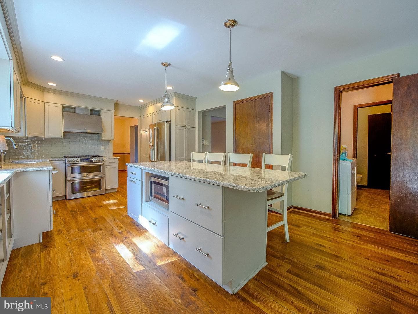 947 Caledonia Street photo 27