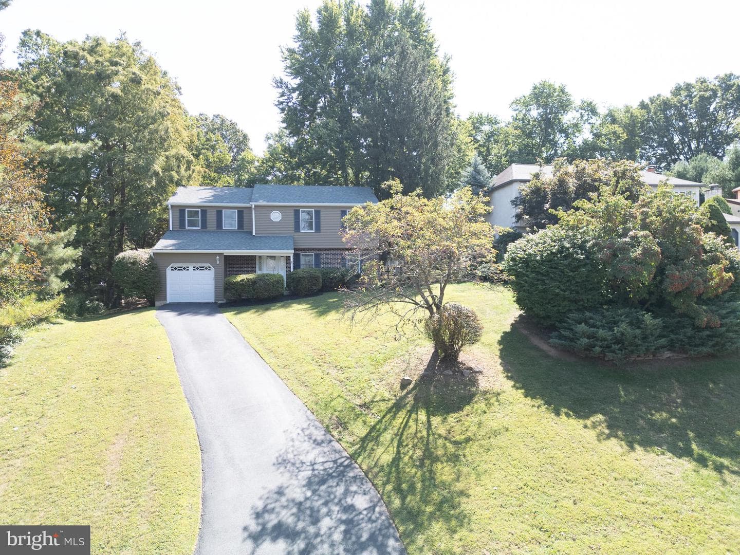 947 Caledonia Street photo 3