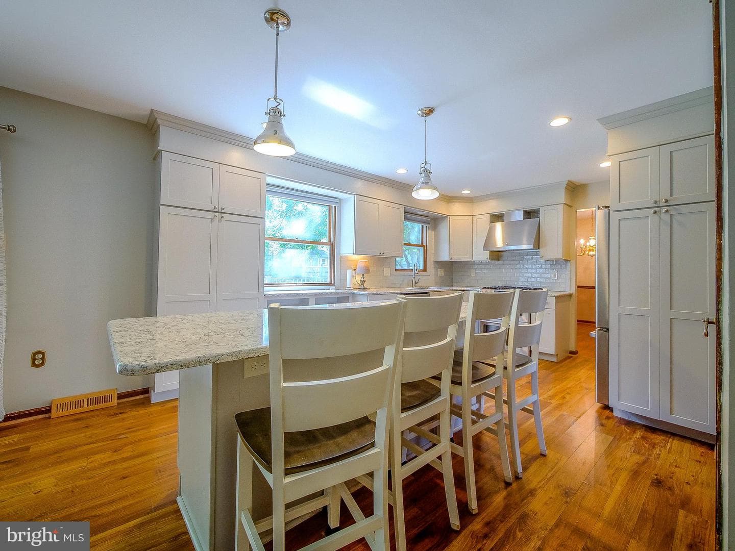 947 Caledonia Street photo 30
