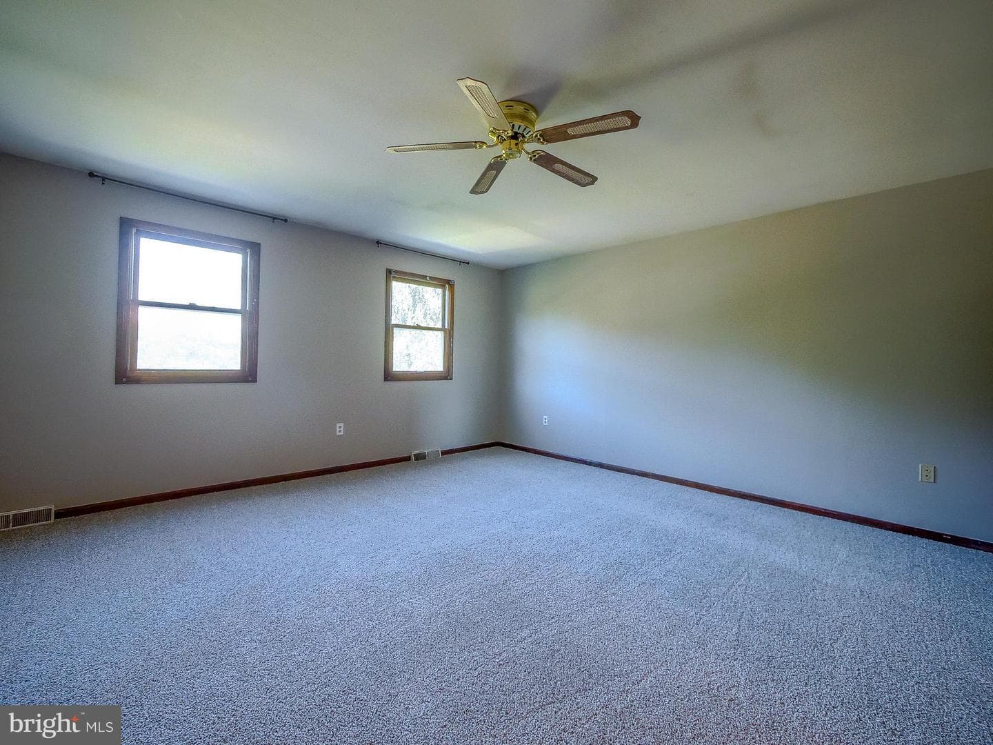 947 Caledonia Street photo 38