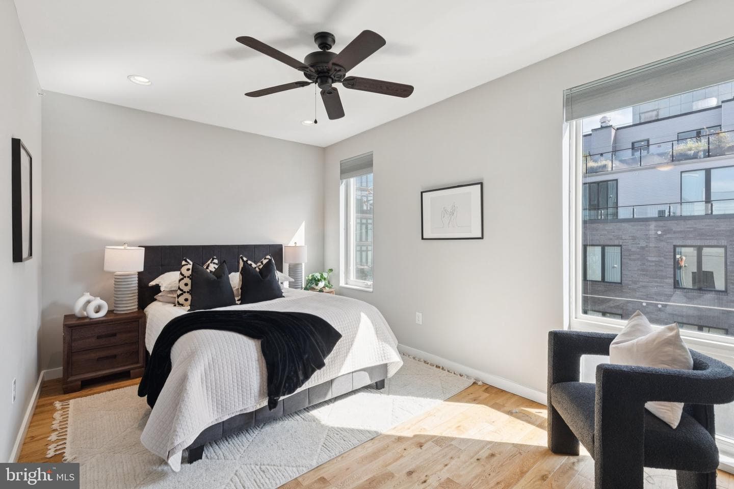 231 W Thompson Street photo 13