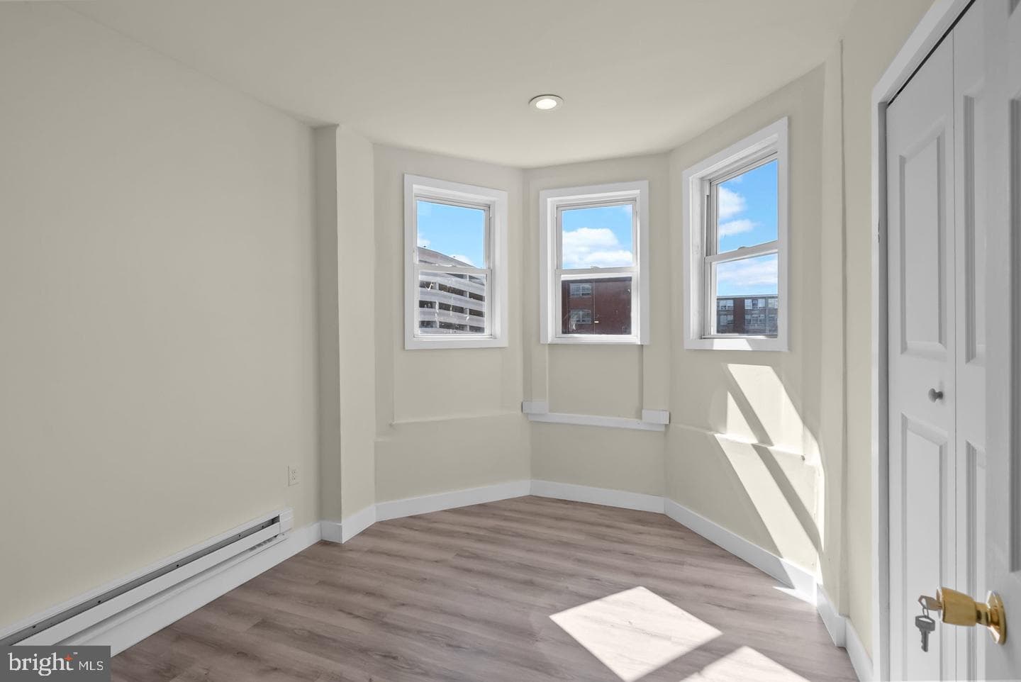 1508 W Tioga Street photo 21