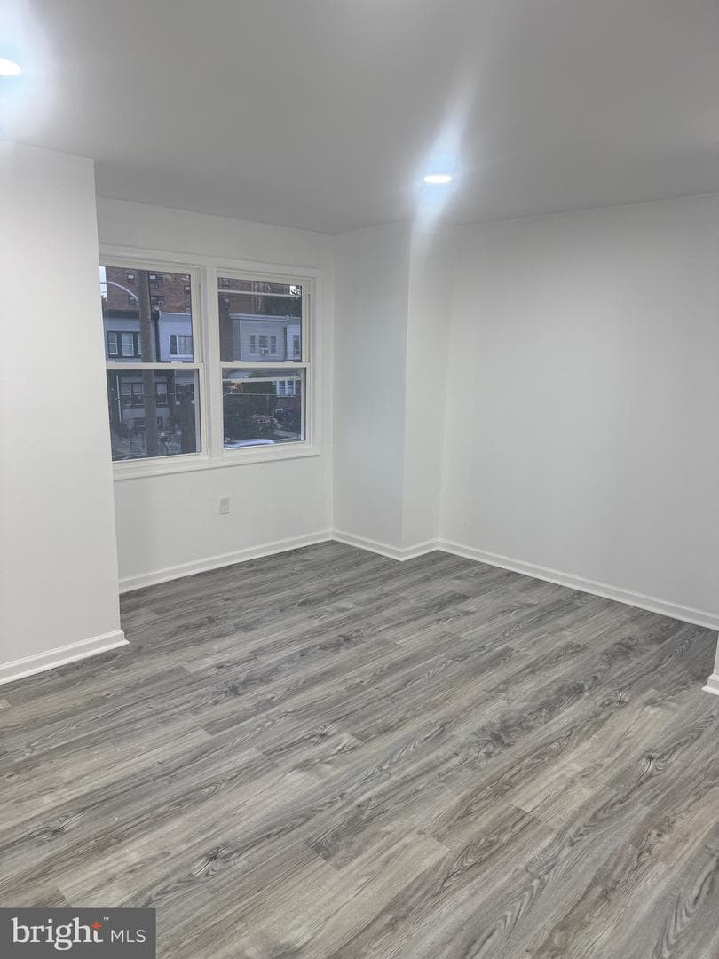 1137 Bridge Street photo 18