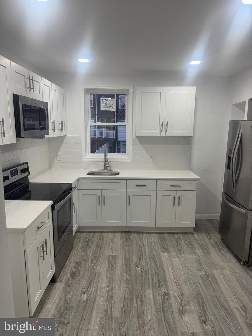 1137 Bridge Street photo 6