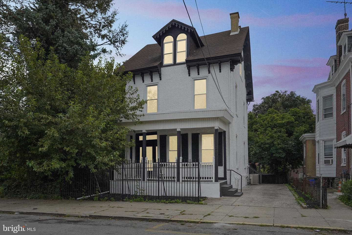 200 E Price Street photo 1