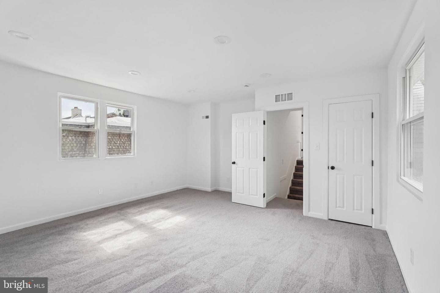 200 E Price Street photo 16