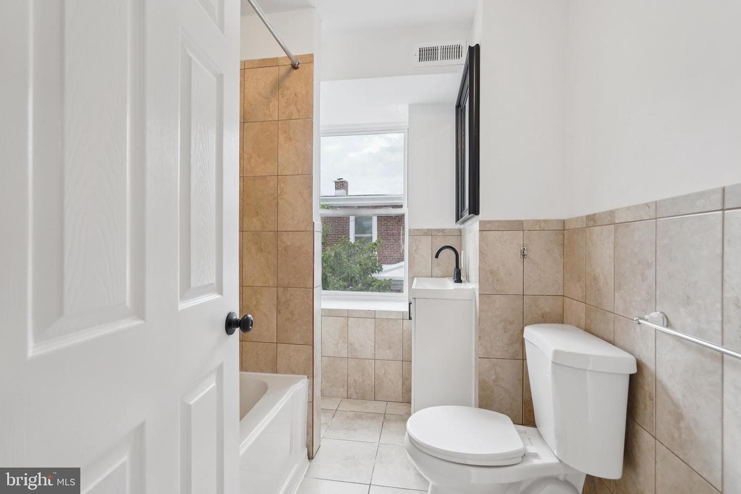 200 E Price Street photo 22