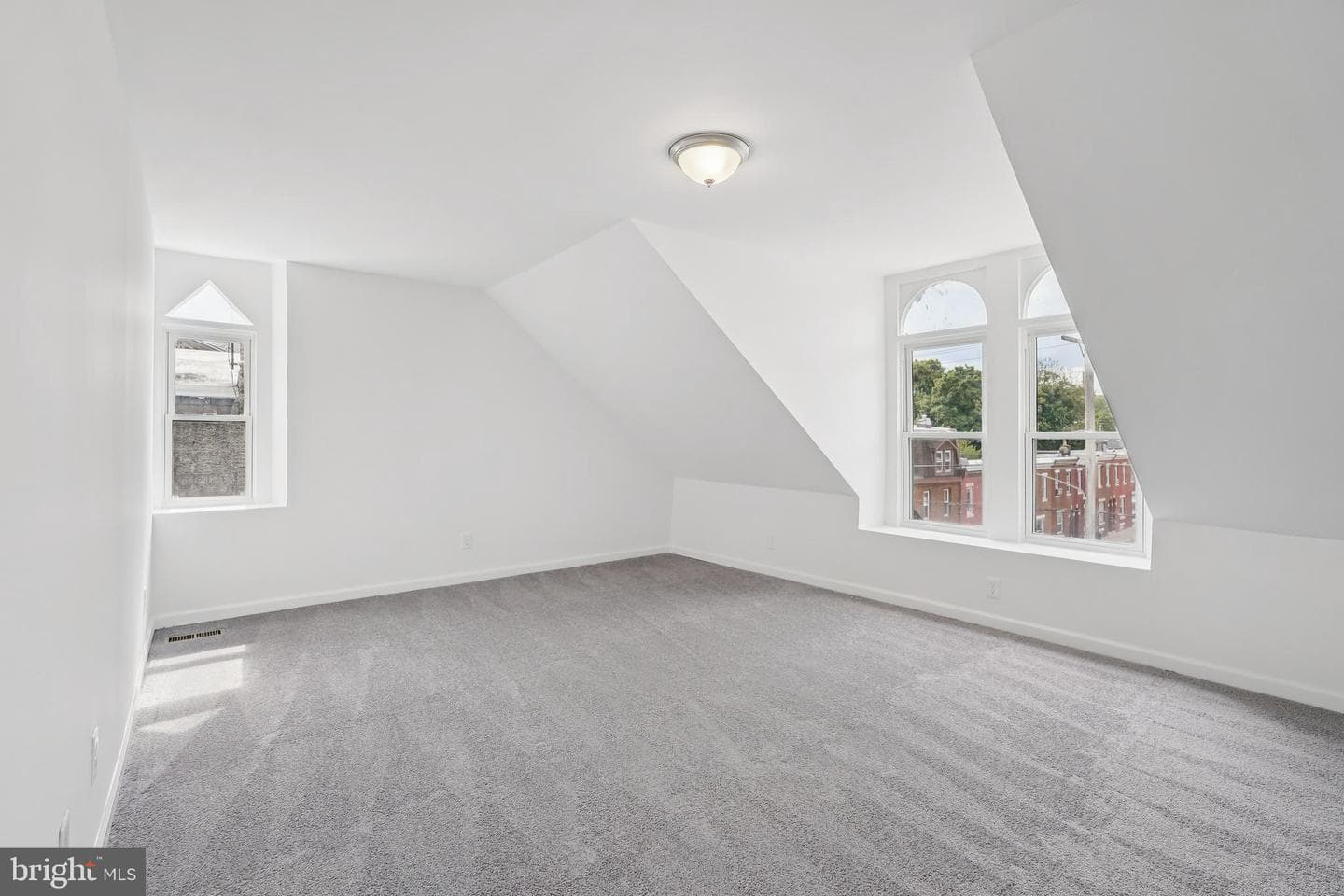200 E Price Street photo 23