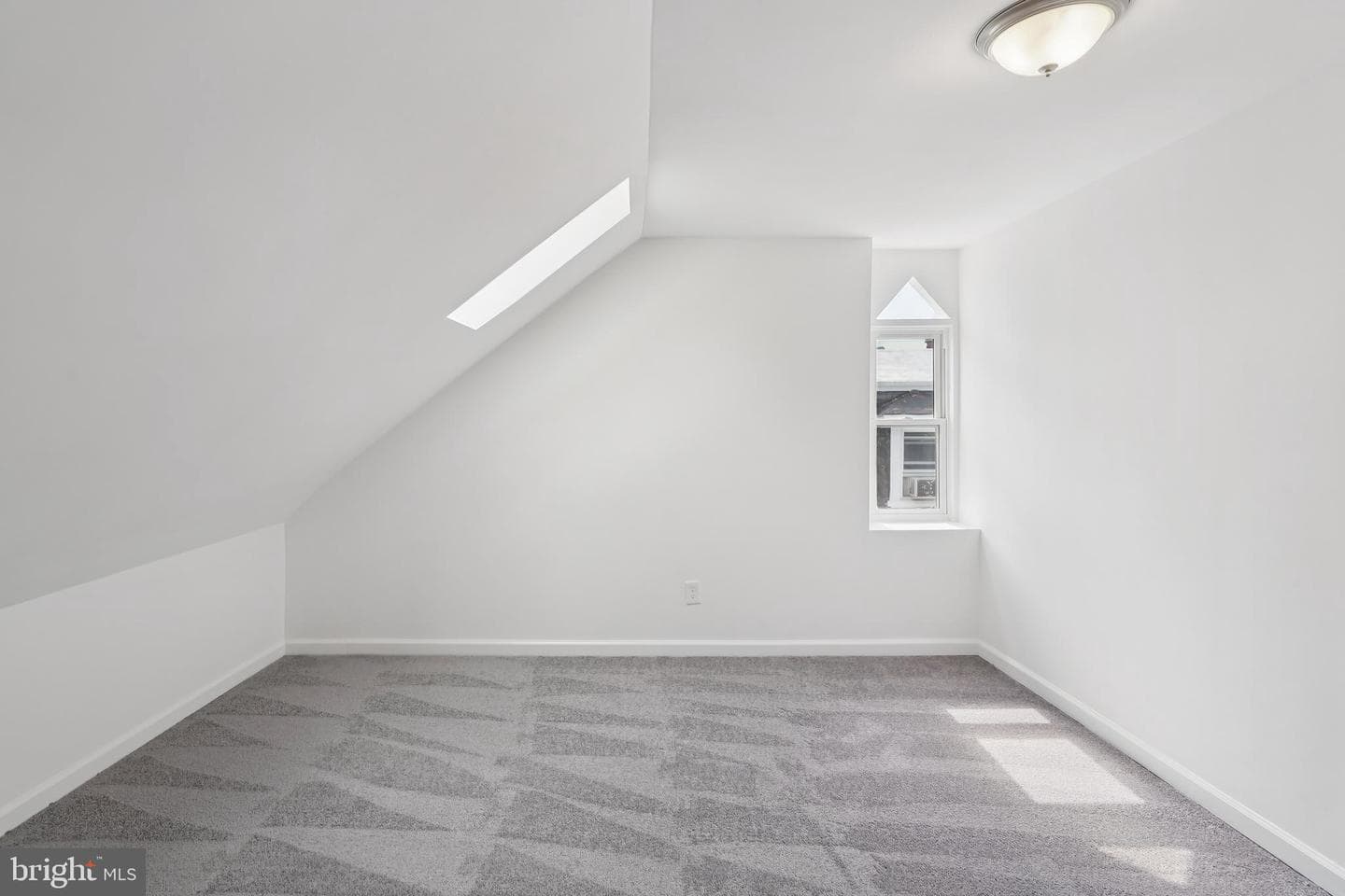 200 E Price Street photo 28