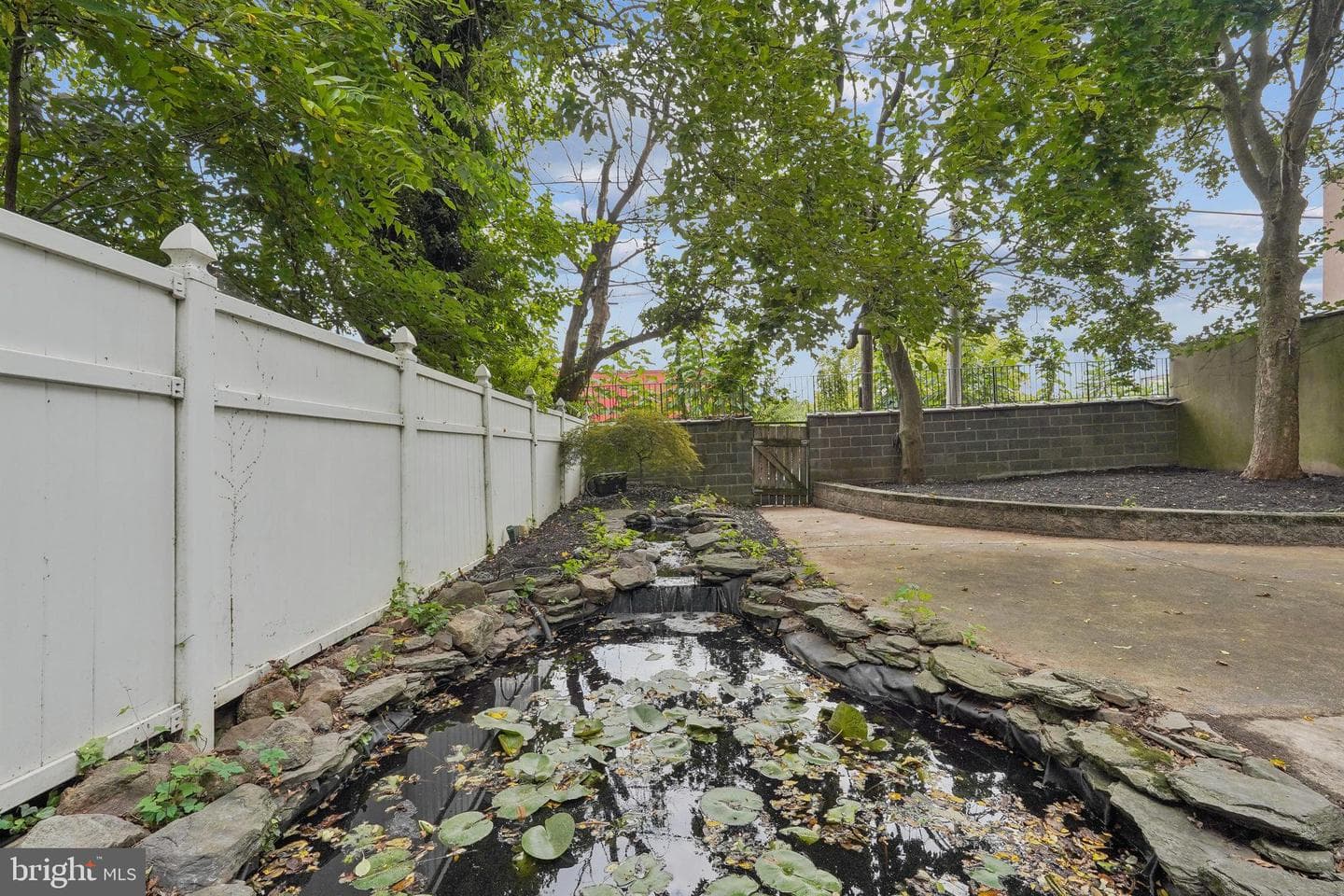 200 E Price Street photo 6