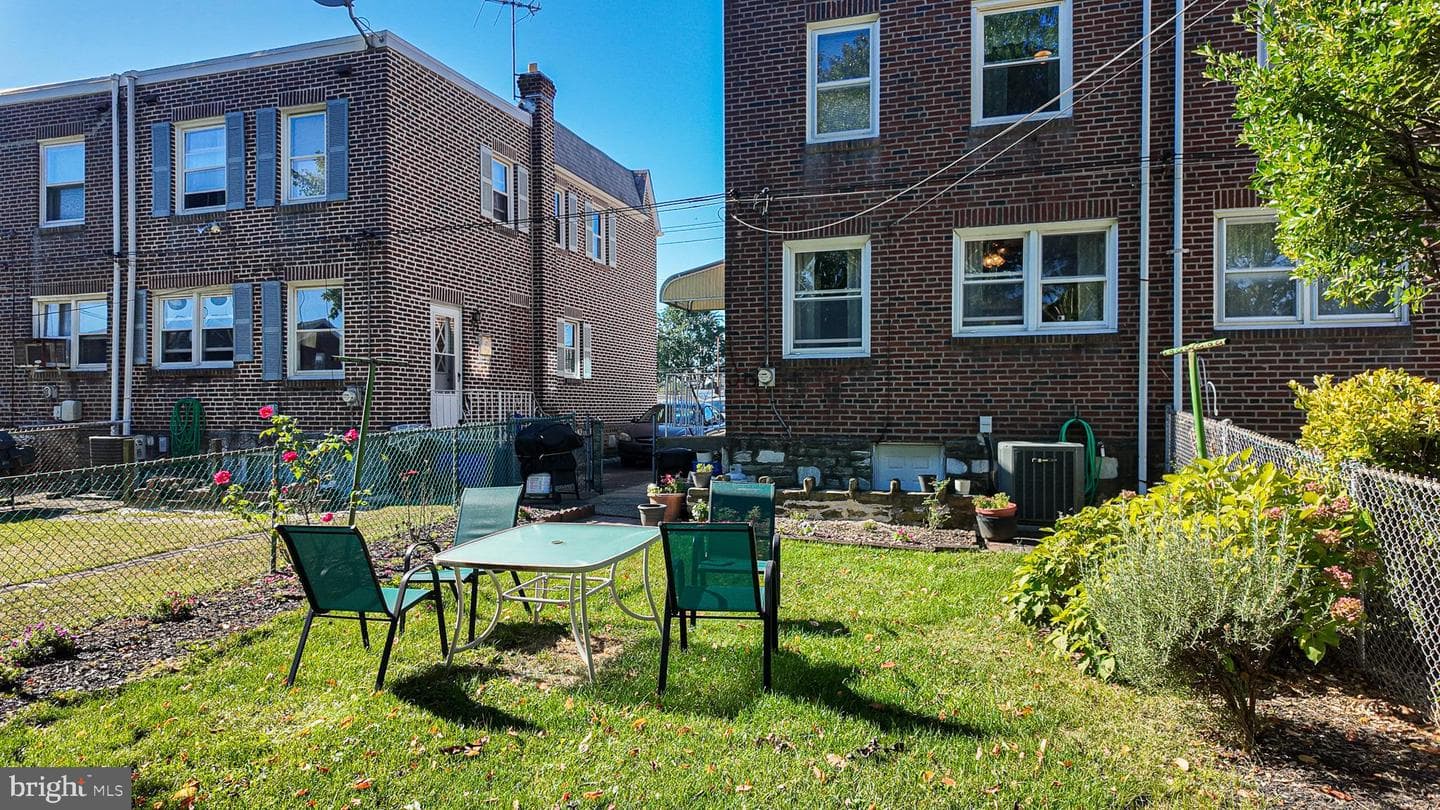 2013 Fuller Street photo 25