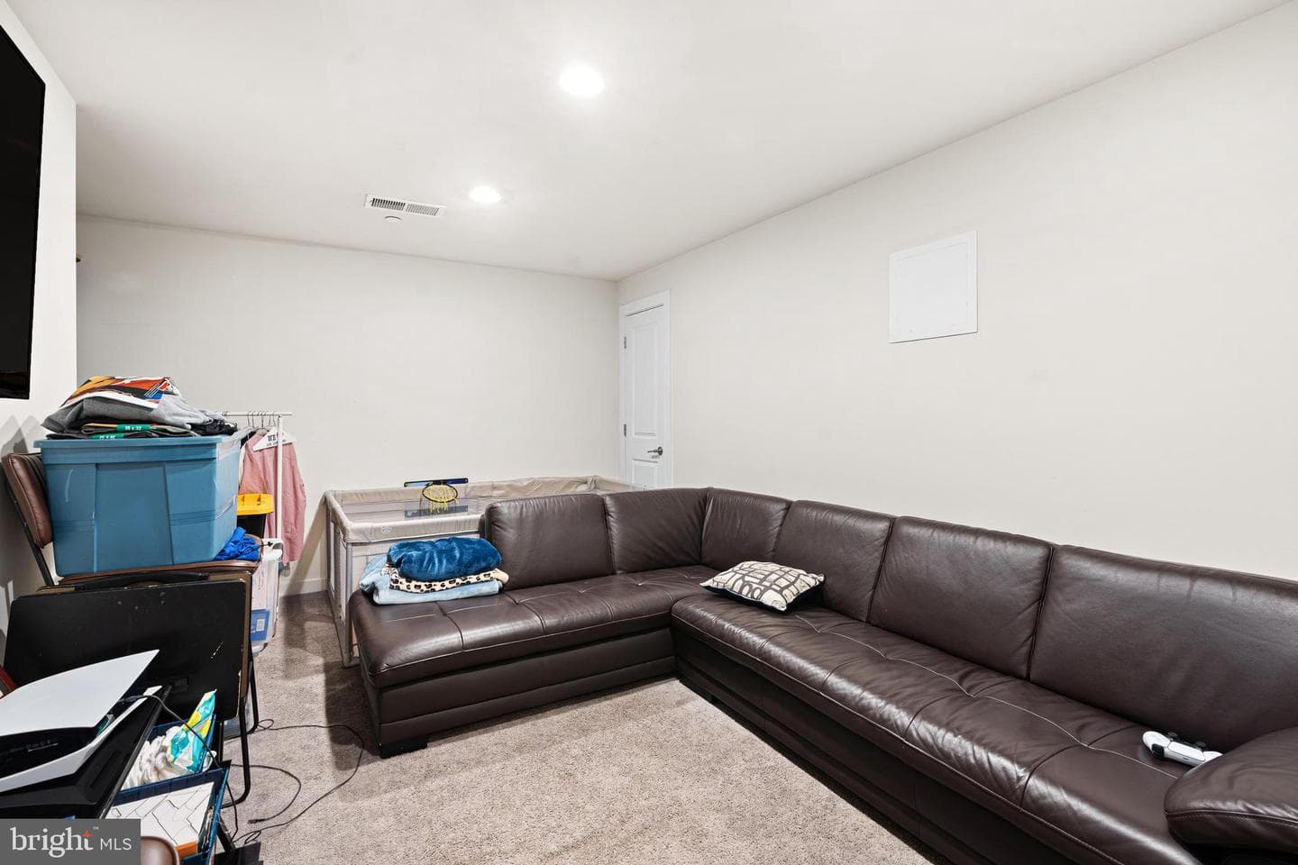2107 E Lehigh Avenue photo 10