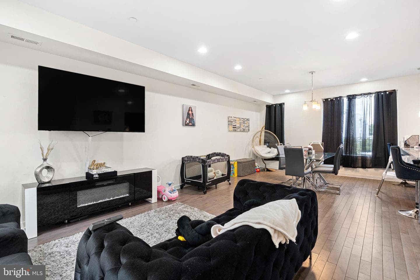 2107 E Lehigh Avenue photo 8