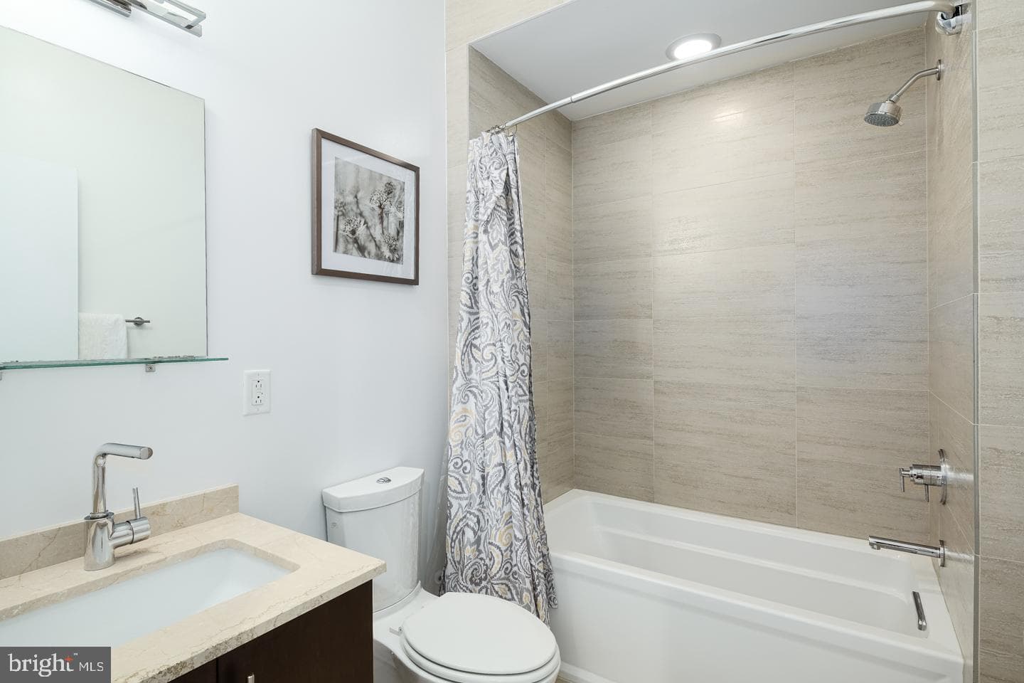 1124 N American St # 1 photo 17