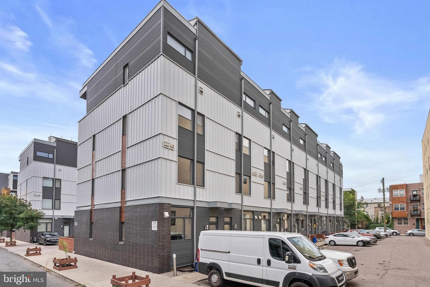 1124 N American St # 1 photo 26